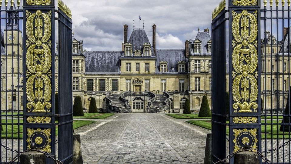 Private Tour to Chateaux of Fontainebleau From Paris - Sum Up