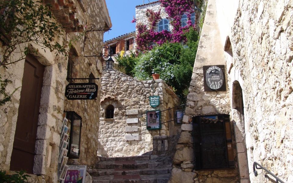 The Best Perched Medieval Villages on the French Riviera - Common questions