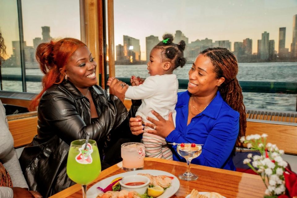 NYC: Sunset Holiday Cocoa Cruise - Experience Highlights