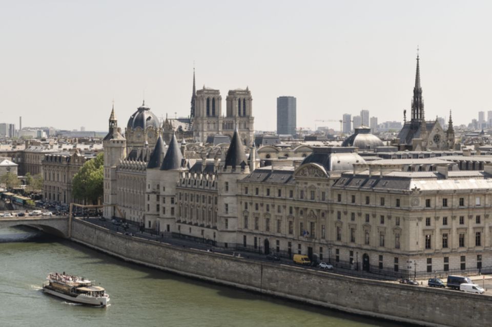 Ste Chapelle & Conciergerie Private Guided Tour With Tickets - Common questions