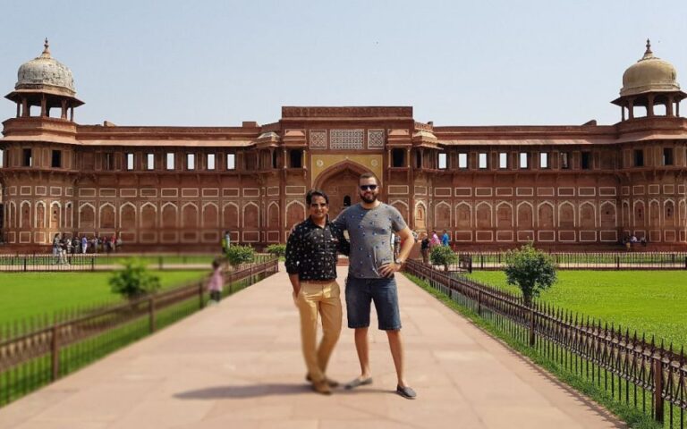 Agra: Taj Mahal Sunrise and Agra Fort Guided Day Trip