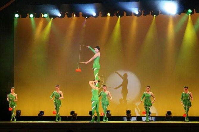 Beijing Roast Duck Banquet and Acrobatics Show With VIP Seats Evening Tour - Key Points