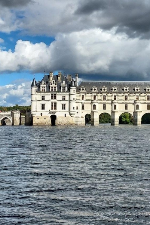 Chambord and Chenonceau Day Trip With Licensed Guide - Key Points