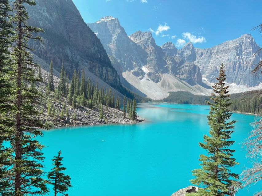 Day Tour: Lake Louise, Moraine Lake and Emerald Lake - Key Points