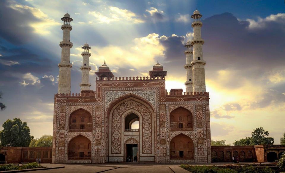 Delhi: Taj Mahal & Agra Day Tour by Gatimaan Express Train - Tour Details