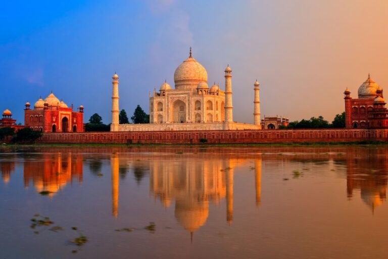 From Delhi: Private Sunrise Tour of Taj Mahal and Agra Fort