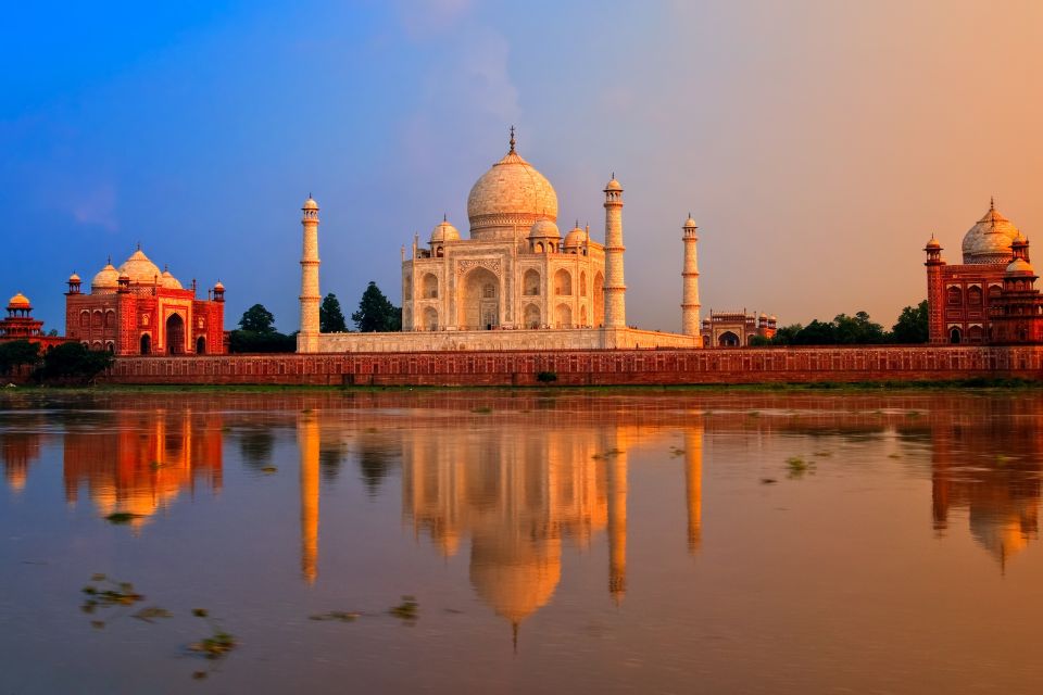 From Delhi: Private Sunrise Tour of Taj Mahal and Agra Fort