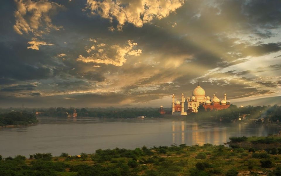 From Delhi: Taj Mahal and Agra Fort Tour by Super-Fast Train - Key Points