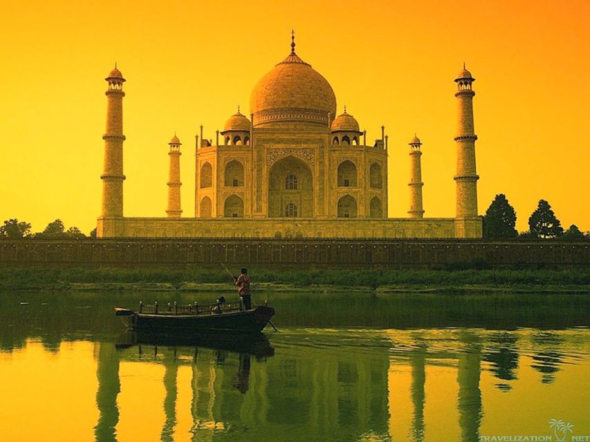 From Delhi to Delhi- Private Sunrise Taj Mahal Tour by Car - Tour Itinerary