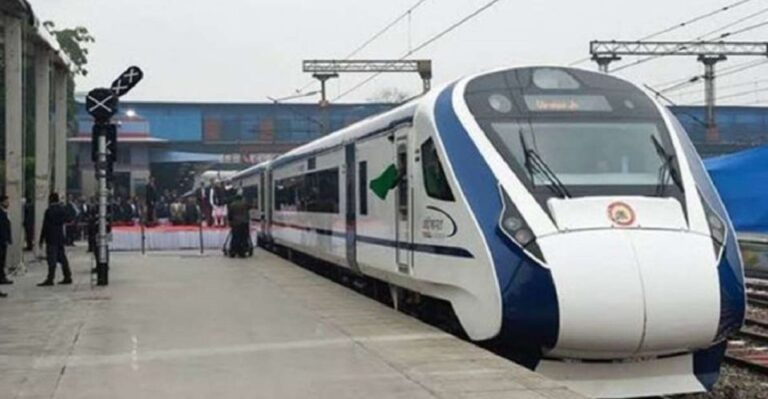 Gatimaan Train Tour: Delhi Agra Delhi With Train Tickets