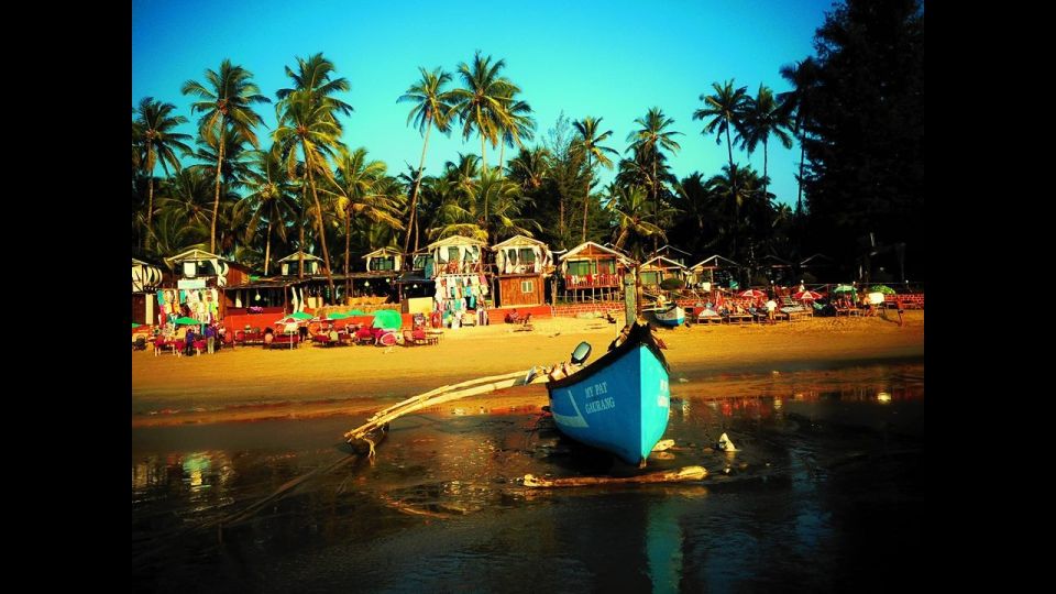 Goa: Baga Beach & The Basilica of Bom Jesus Highlights Tour - Key Points