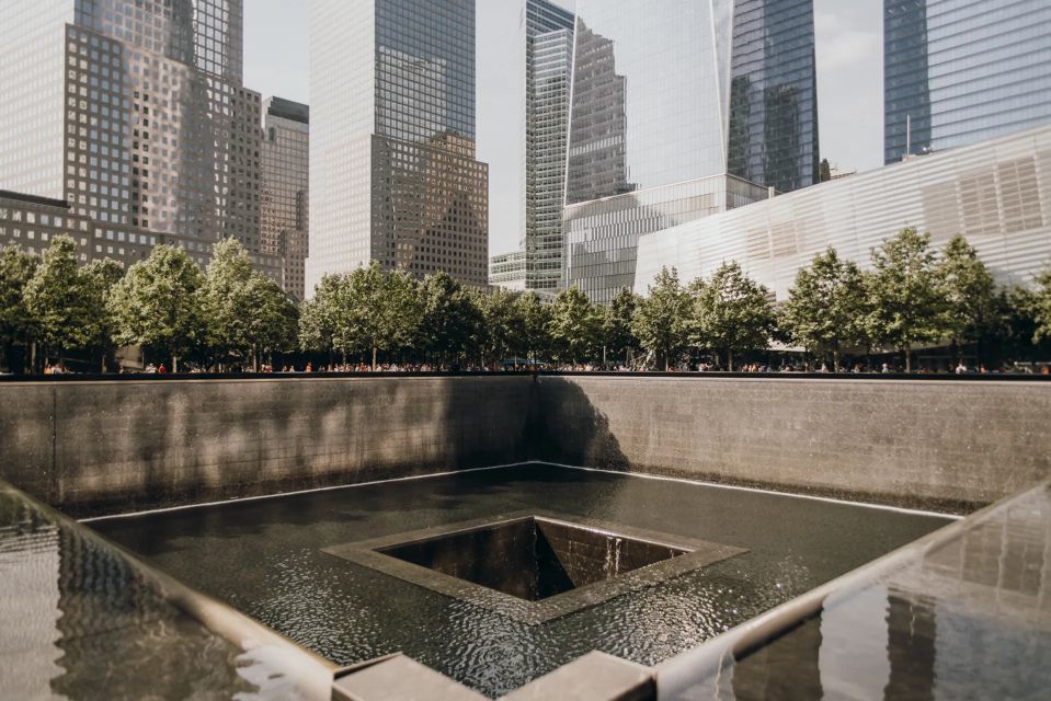 Museum and Memorial 9/11 + District and 9/11 Walking Tour - Key Points