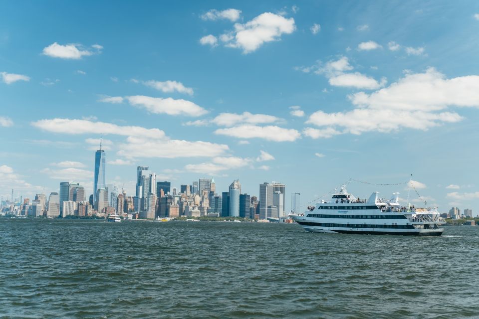 NYC: Luxury Brunch, Lunch or Dinner Harbor Cruise - Key Points