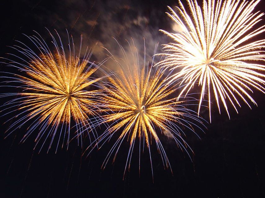 Oahu: Friday Night Fireworks Sail From Hilton Hawaiian Pier - Key Points