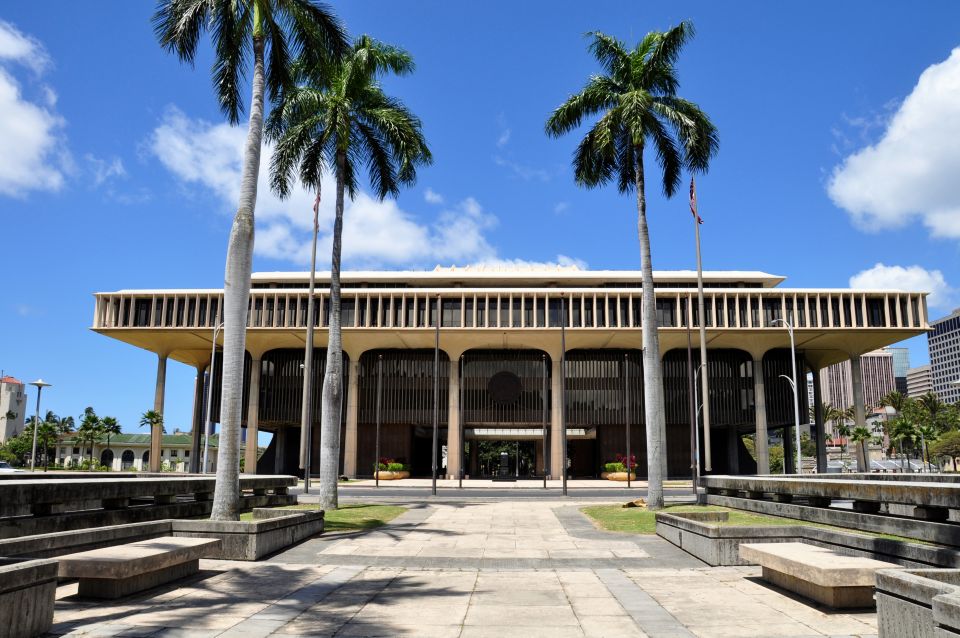 Oahu: Pearl Harbor, USS Arizona, Might Mo, & Honolulu Tour - Key Points