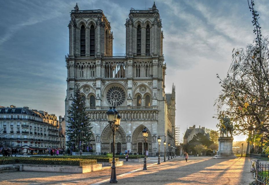 Paris: Christmas Market Walking Tour - Key Points