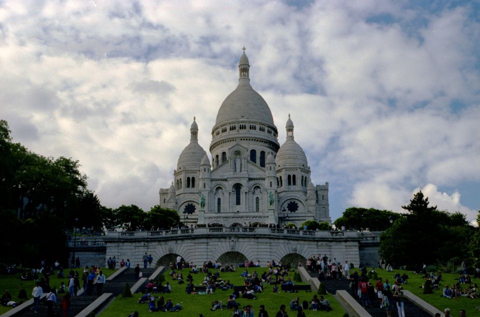 Paris: Montmartre Private Guided Walking Tour - Key Points