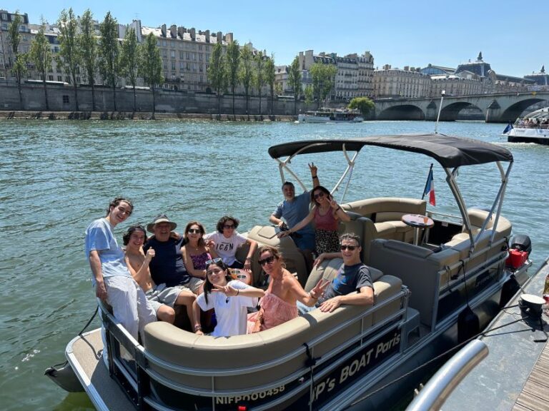 Paris: Private Seine River Cruise