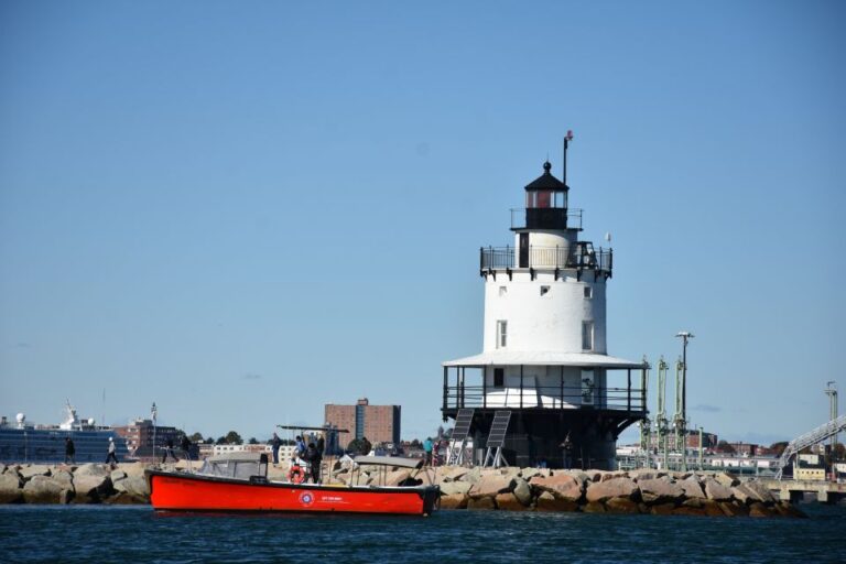 Portland: Maine Lighthouses Sightseeing Cruise With Drinks