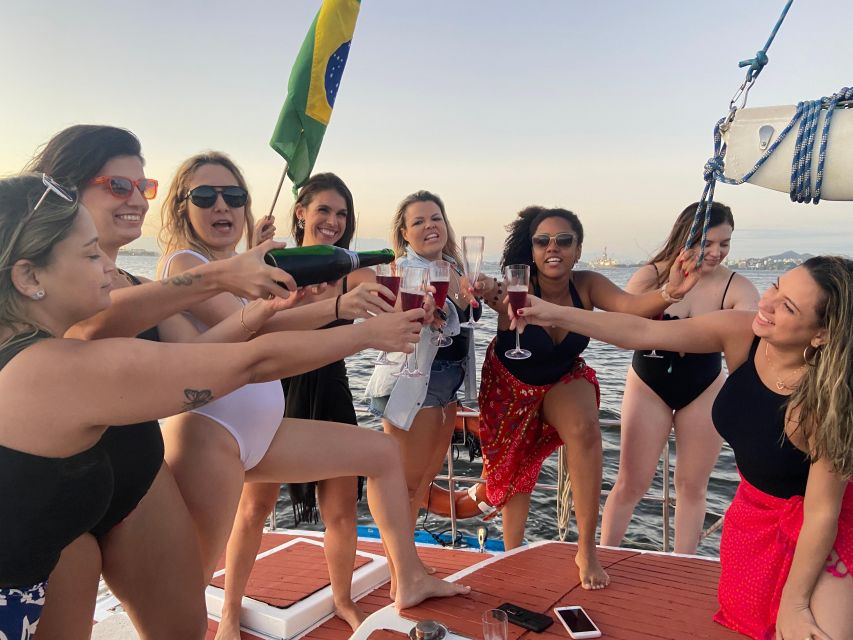 Rio De Janeiro: Sunset Sailboat Tour With Open Bar - Key Points