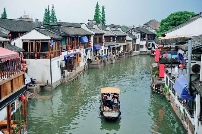 Shanghai Day Tour to Zhujiajiao Water Town, Yu Garden, Bazaar, Bund - Key Points