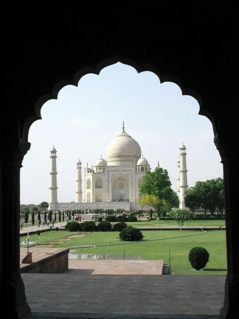 Taj Same Day by Local Flights From Mumbai - Key Points