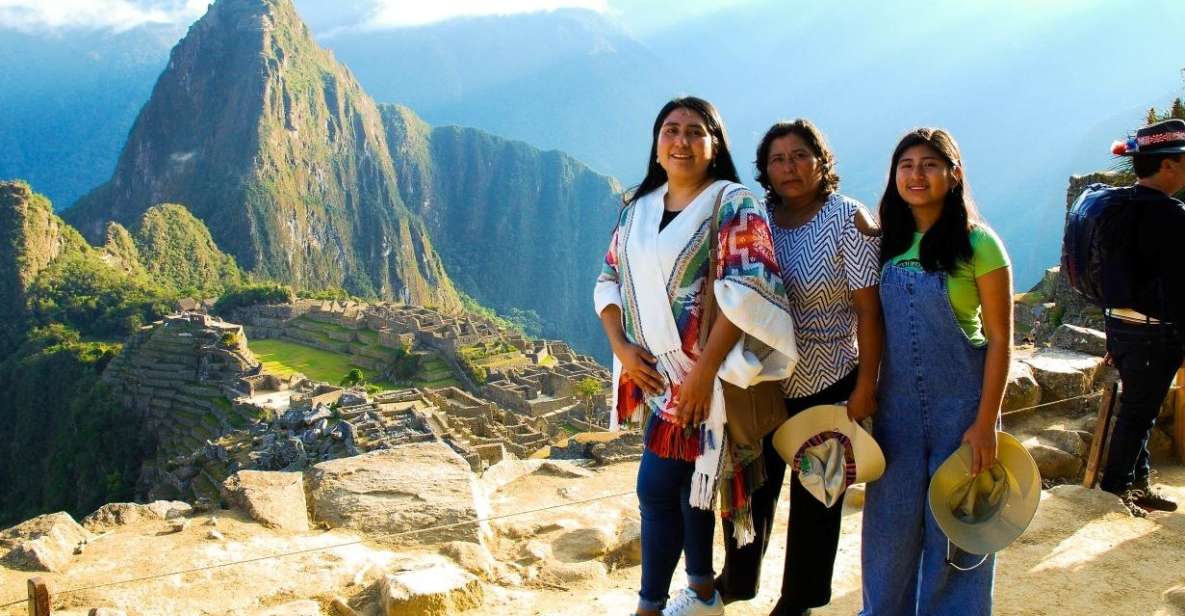 Tour Machu Picchu 2D 1N+Train, Hotel Breakfast, Ticket and Guide - Key Points