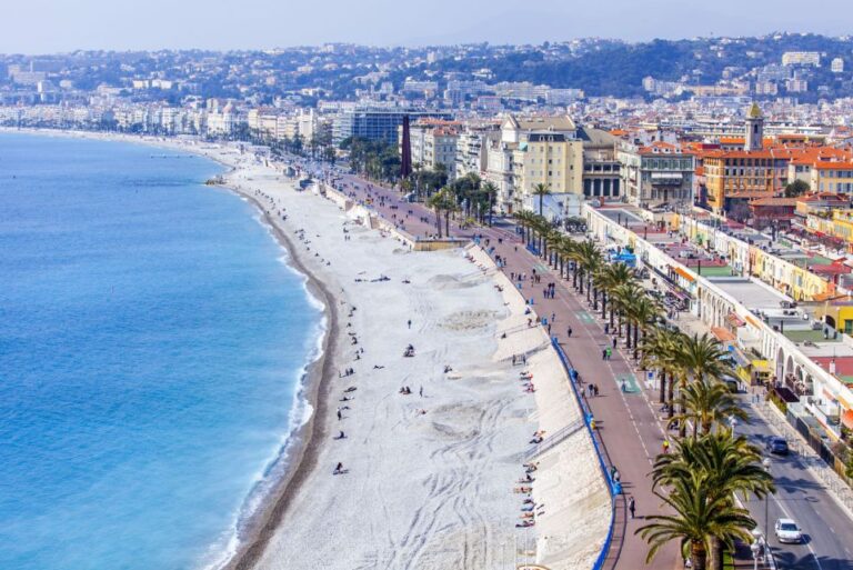 From Nice: Nice Airport Private Transfer to Saint-Tropez