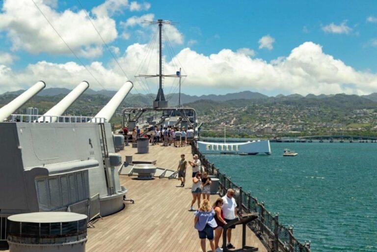 Oahu: Pearl Harbor Battleships Group Tour