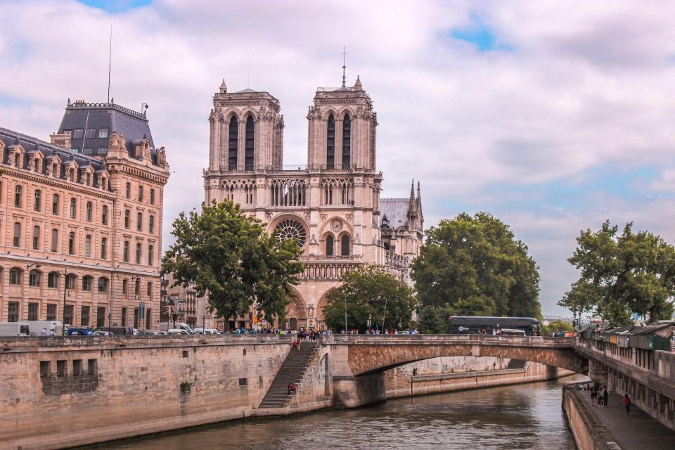 THE MONUMENTS OF PARIS WALKING TOUR FROM OPERA TO NOTRE DAME - Languages Available