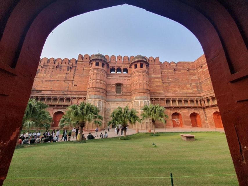 Delhi Agra Jaipur Tour 3Days/ 2 Nights - Accommodation and Transportation Details