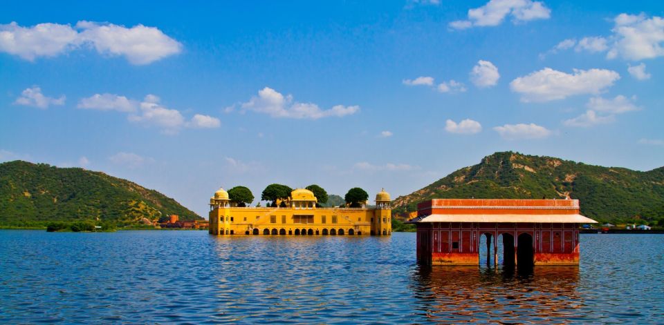 From Delhi: Jaipur 2 Day Private Tour - Languages and Accessibility