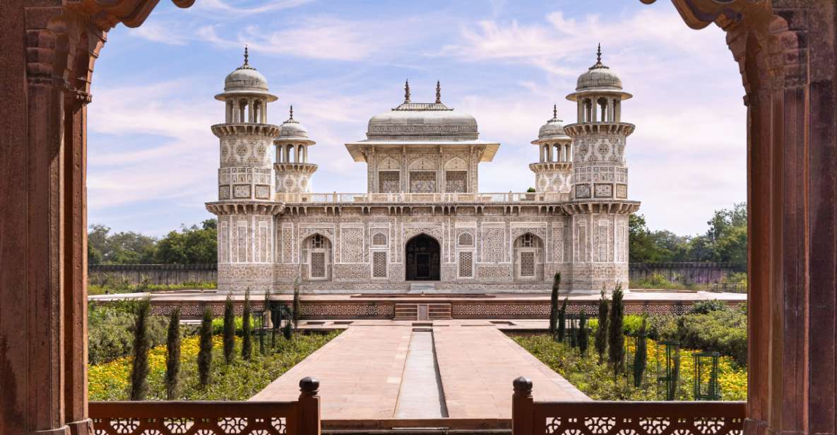 From Delhi Sunrise Mausoleum , Fort & It-ma-Tu-Daula - Inclusions