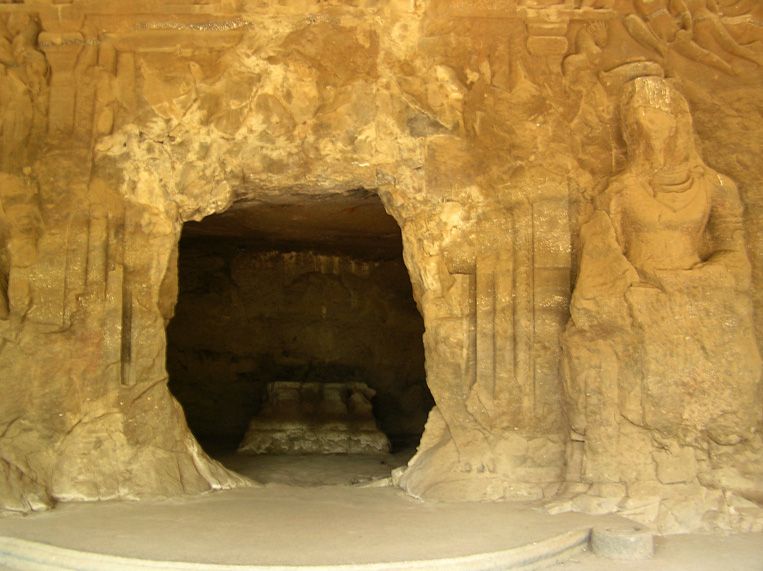 Full-Day Tour of Elephanta Caves & Prince of Wales Museum - Inclusions and Restrictions