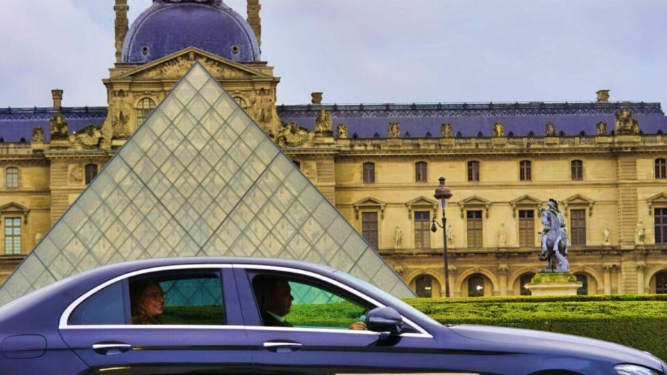 Paris Half-Day City Tour With a Private Driver - Experience Itinerary