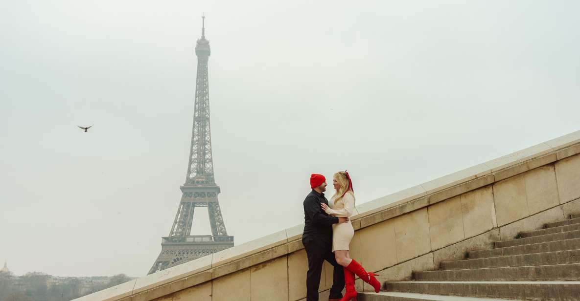 Paris: Romantic Photoshoot for Couples - Host and Features