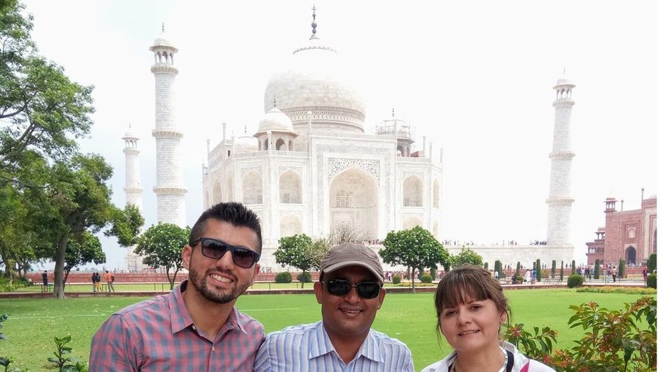 Same Day Taj Mahal Tour By Flight From Bangalore - Languages and Inclusions