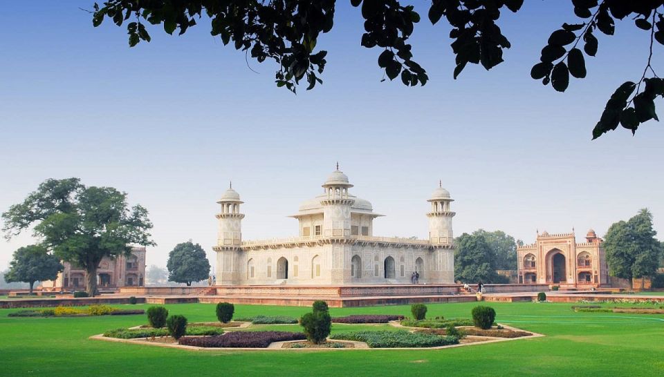 Taj Mahal Agra Tour From Goa - Languages Available