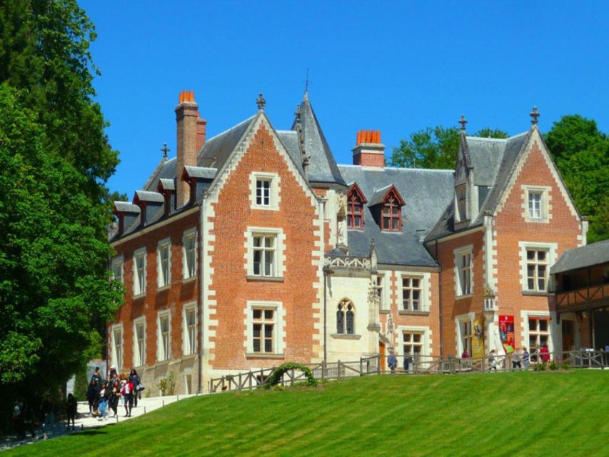 Touraine: Amboise Castle and Clos Lucé Castle Tour - Historical Significance of Château Damboise