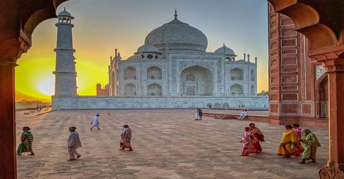 From Delhi:- Sunrise Taj Mahal, Agra Fort & Baby Taj Tour - Highlights