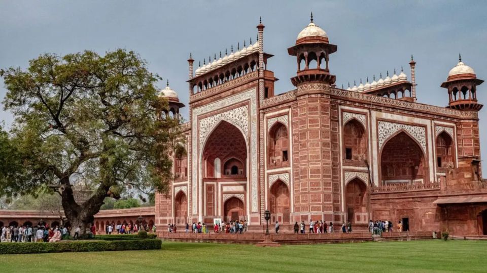 From Delhi: Taj Mahal Sunrise With Agra Fort Day Trip by Car - Itinerary Overview