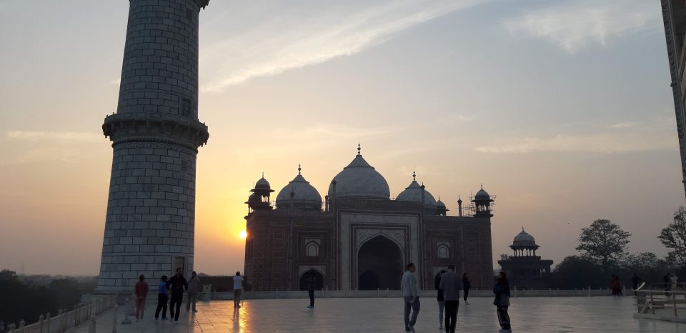 From Delhi To Agra & Taj Mahal Round Trip By Private Car - Highlights