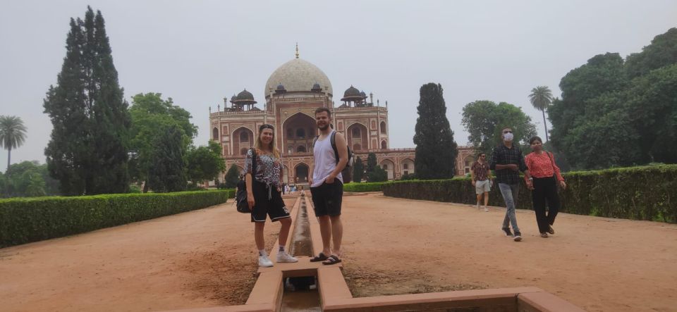 From Delhi: Old & New Delhi Tour by Luxury Car With Lunch - Important Booking Information