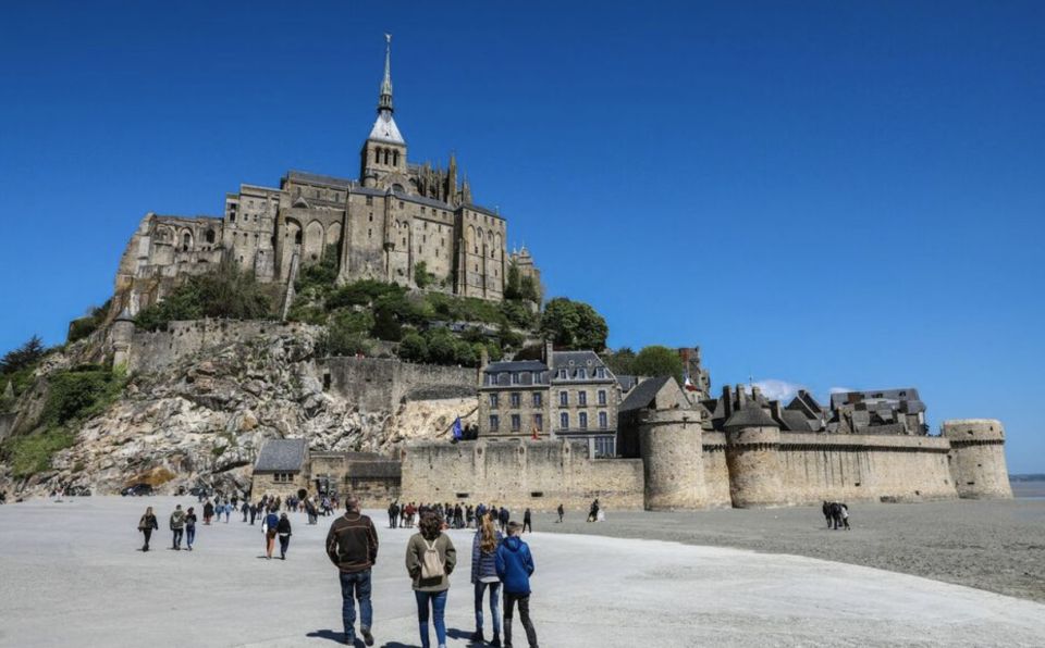 Mont-Saint-Michel: Private Walking Tour With Abbey Ticket - Full Description