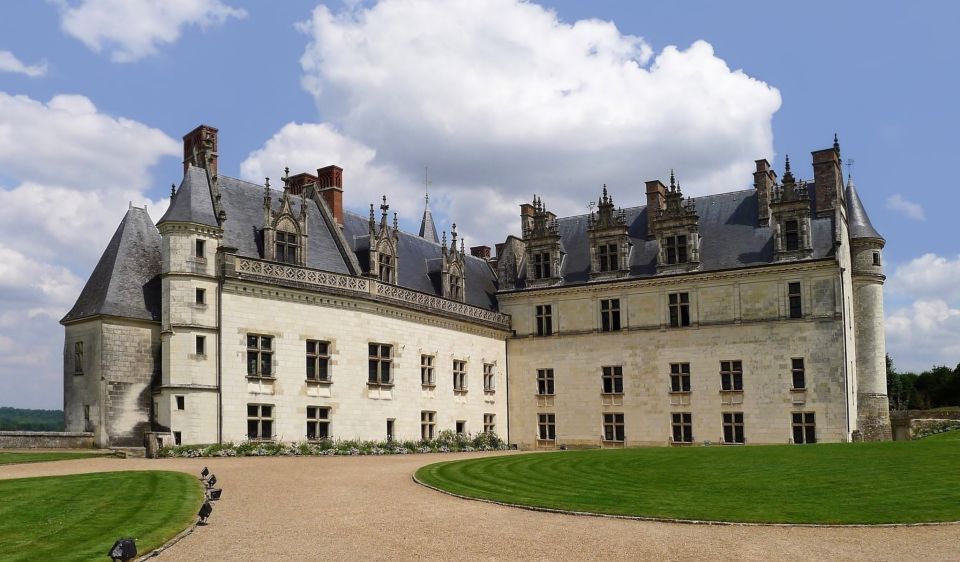 Royal Château of Amboise Private Tour With Entry Tickets - Important Information