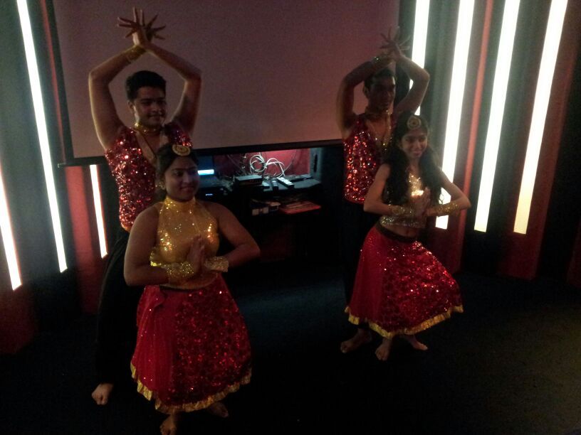 Bollywood Tour With Dance Show - Experience at Movie Studios