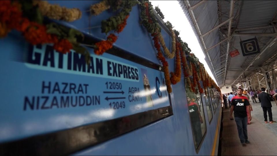 From Delhi: Taj Mahal & Agra City Tour By Gatiman Train - Booking Process