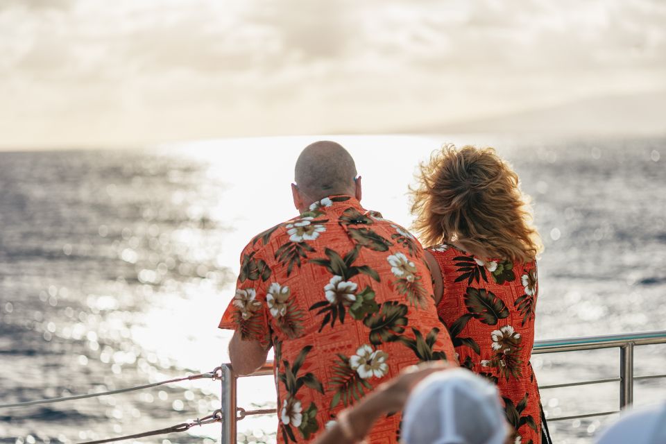 Oahu: Diamond Head Cruise With Drinks & Appetizers - Catamaran Features