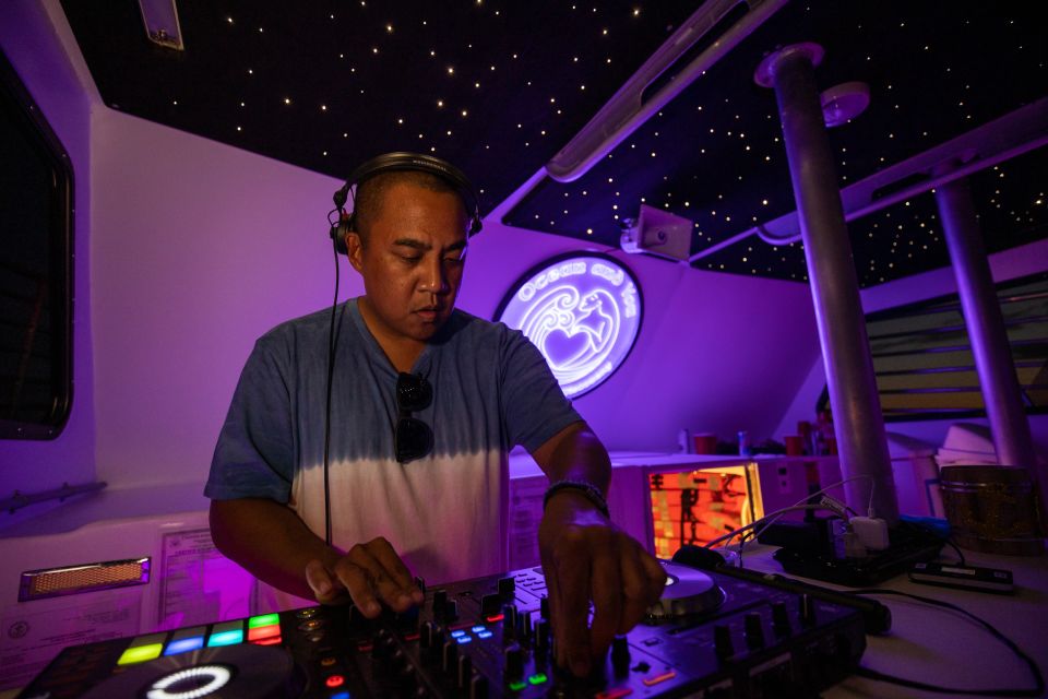 Oahu: Premium Waikiki Sunset Party Cruise With Live DJ - Sum Up