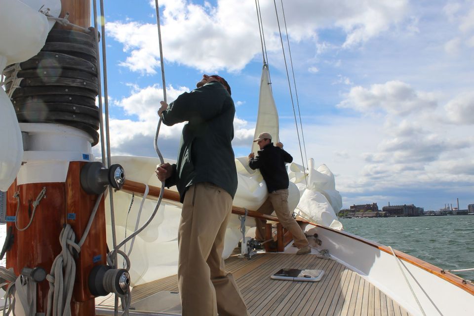 Boston: Harbor Champagne Sunset Sail From Rowes Wharf - Sum Up